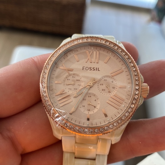 Fossil Watch - Picture 2 of 4